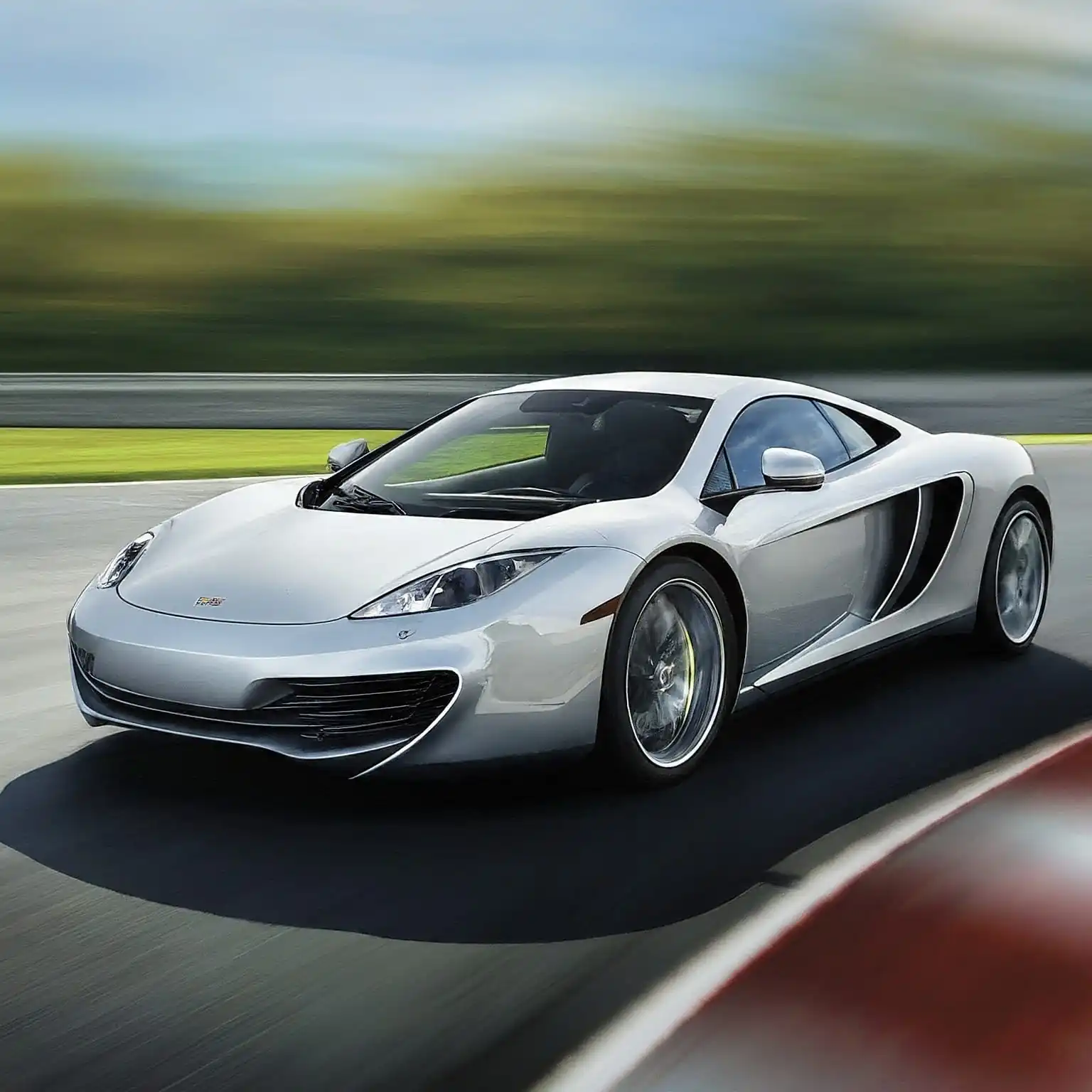 Superswapping : Nissan Parts Inside the McLaren MP4-12C